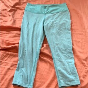 NIKE Capri Dri-Fit Leggings